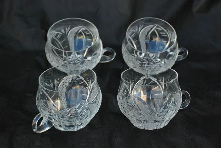 poncheira antiga vidro lapidado com 4 copos , sem concha . - Foto 2