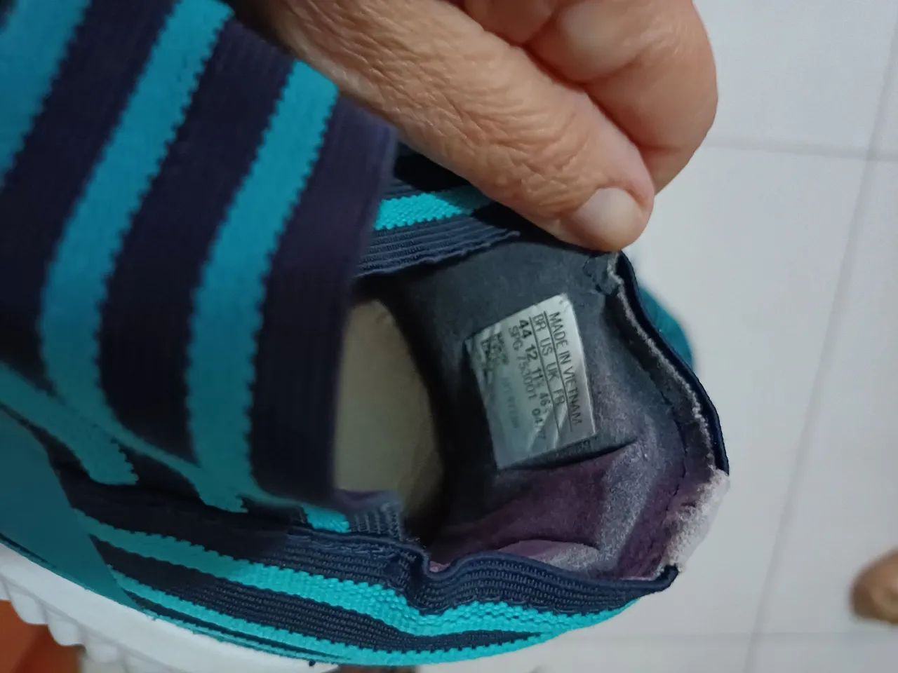 Tênis Adidas Azul e Preto - Foto 4