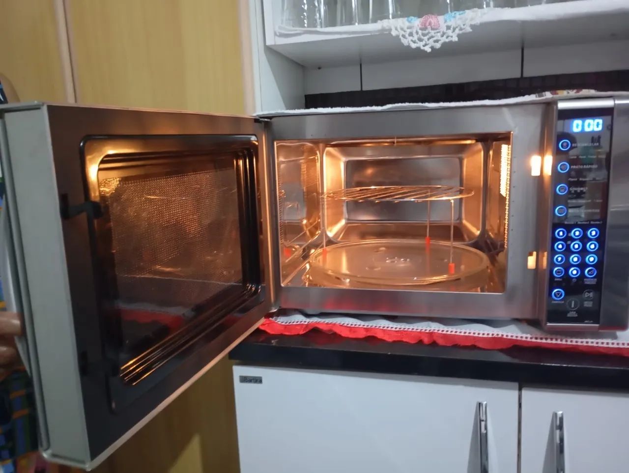 Microondas Electrolux MEC41, Elegante com diversas funções, Perfeito!  - Foto 2