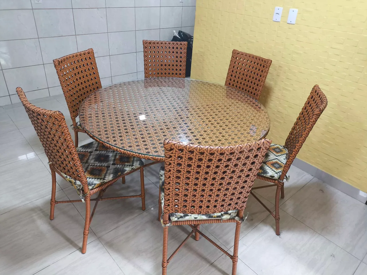 Mesa de Jantar em Madeira com 6 Cadeiras