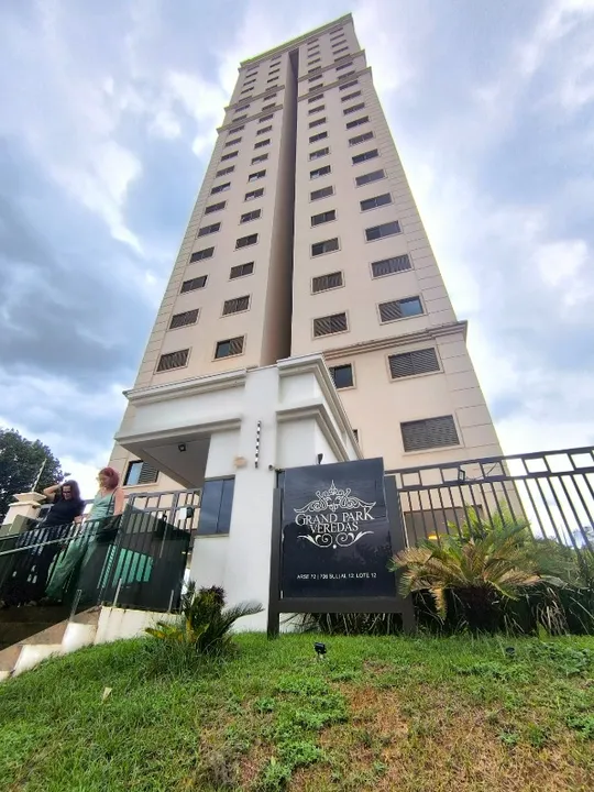 Alugo apto no residencial Gran Park Veredas (706 sul) 2/4 com suíte e armários 