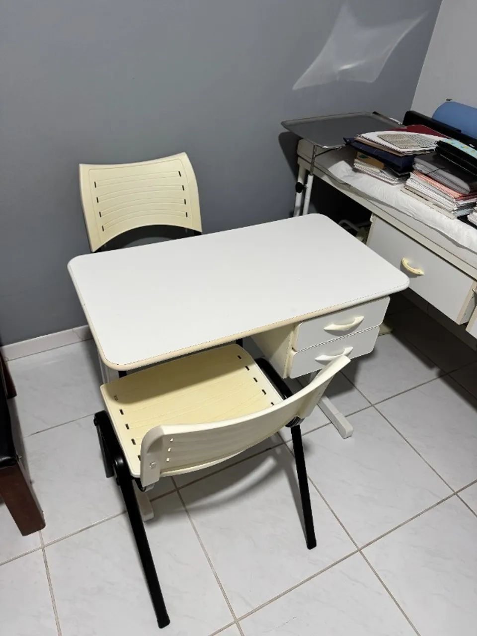 DOAÇÃO!!! Mesa de Escritório / Escrivaninha / Mesa de Estudos - Foto 2
