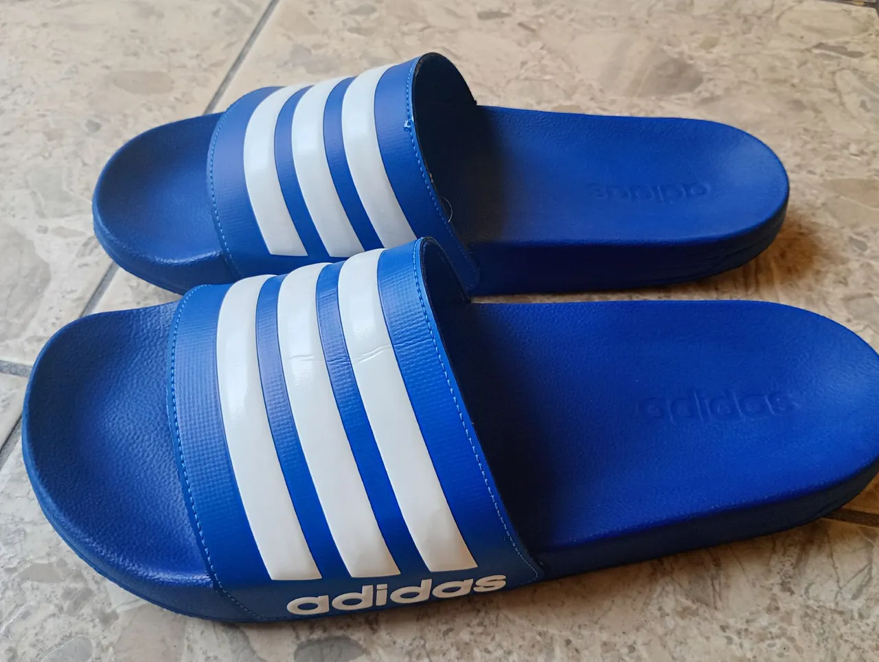 Sandália Adidas Adilette - Azul com Branco