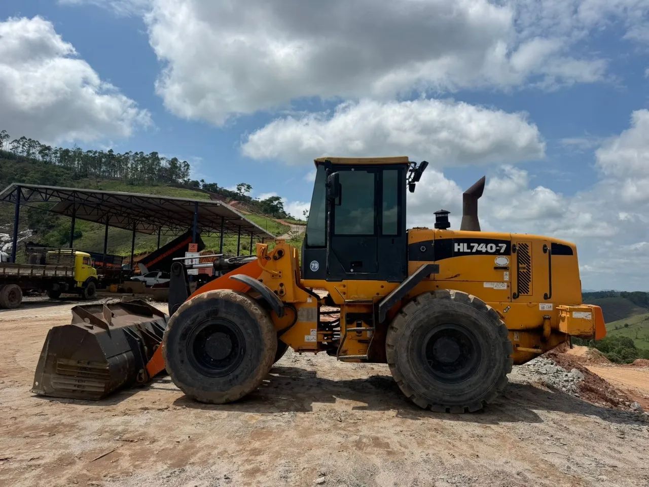 PA CARREGADEIRA  HL 740-7