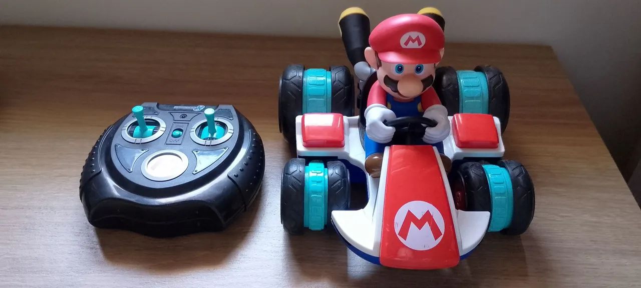 Carrinho de controle remoto Mario