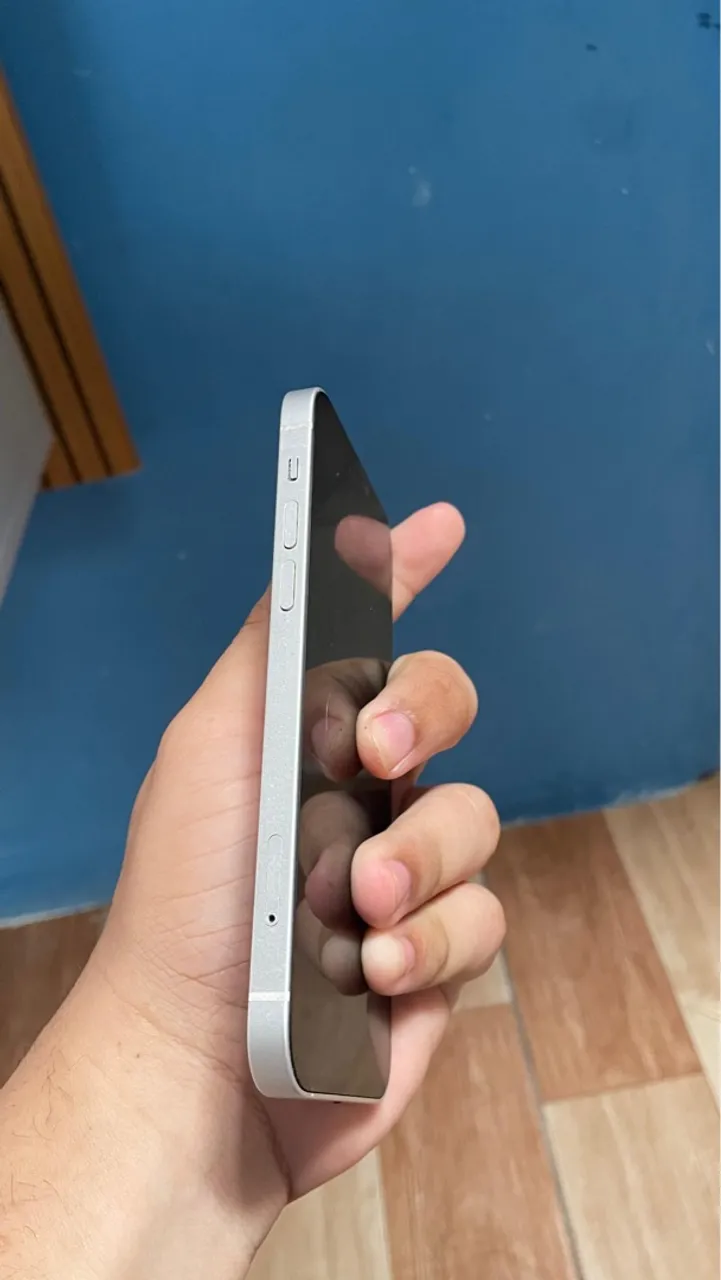 Iphone 12 - sem marcas de uso. perfeito