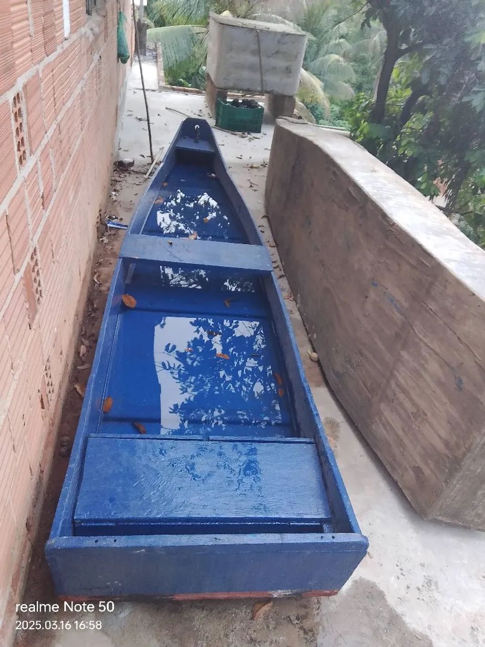 Barco de madeira azul - Foto 2