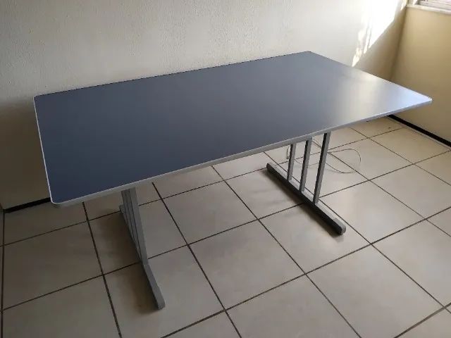 Mesa de Reunião de Madeira Muito Conservada! - Foto 5