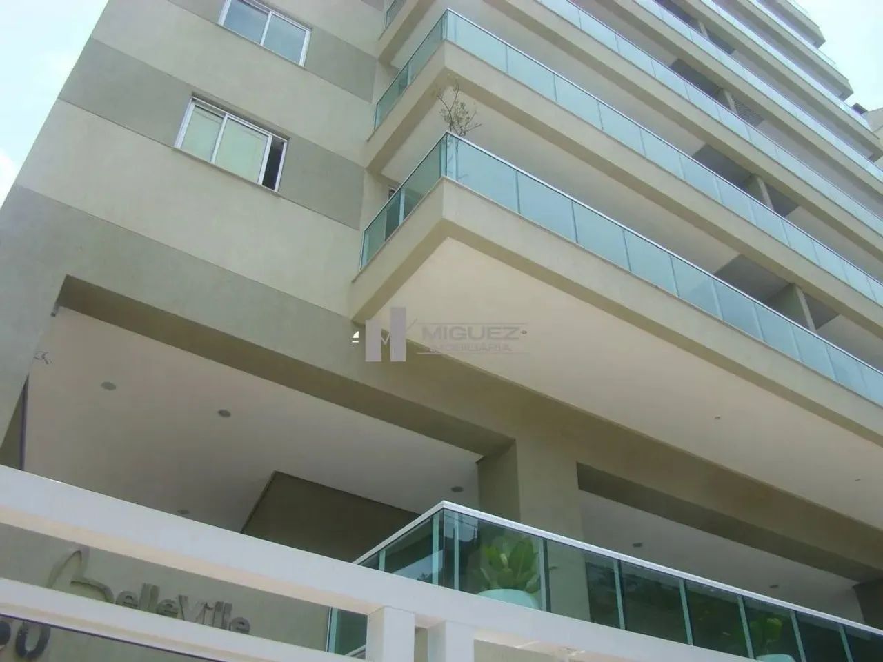 Zona Sul - Varanda - 2 quartos (Suíte) - Vaga - Colado ao Shopping Rio Sul - Foto 2