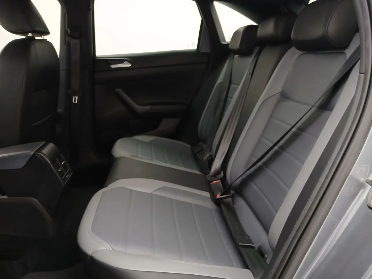 Volkswagen Nivus Highline 1.0 200 TSI Flex Aut., foto 17 de 18