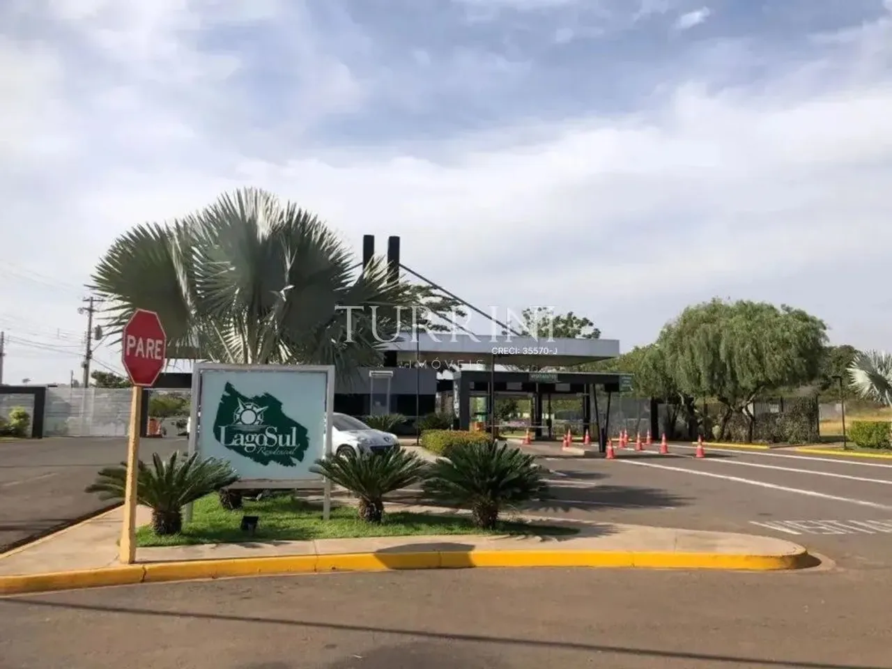 Terreno a venda no condomínio Lago Sul Bauru - SP.