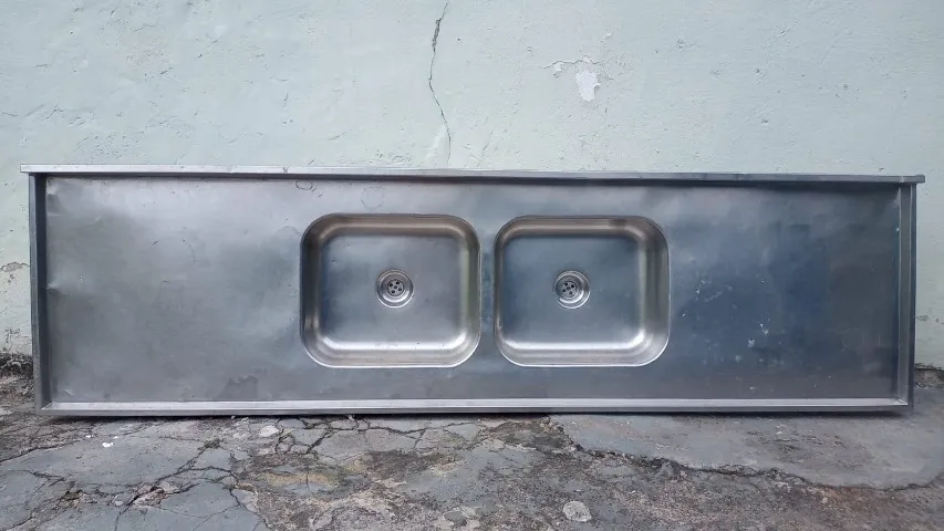 PIA DE COZINHA COM DUAS CUBAS