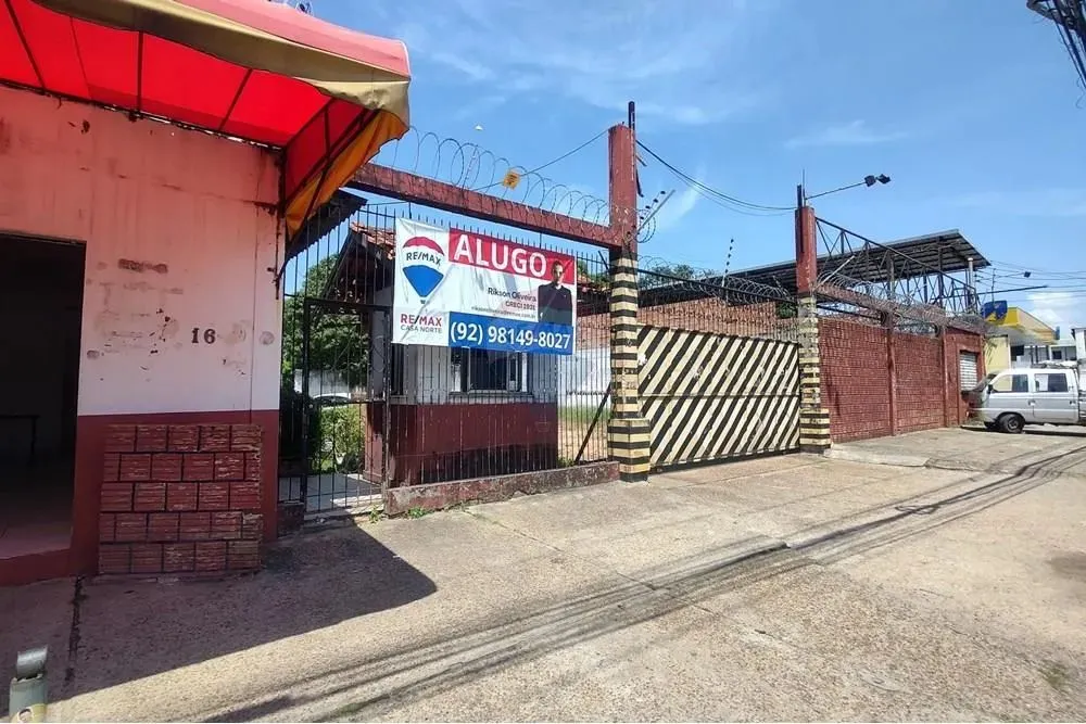 Alugo Ponto Comercial com 1800m2 no Lírio do Vale