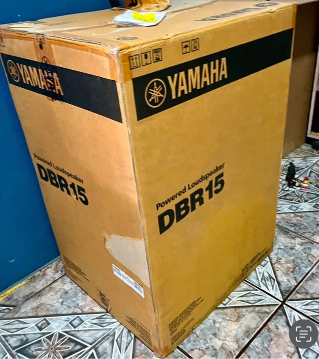 Caixa profiss de Som DBR15  Yamaha - Potente e de Alta Qualidade + mesa de Som 4 canais - Foto 5