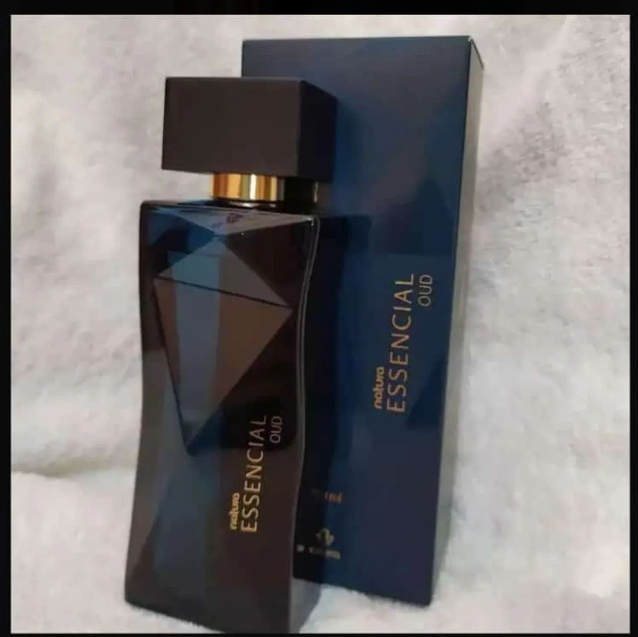 Essencial Oud feminino 