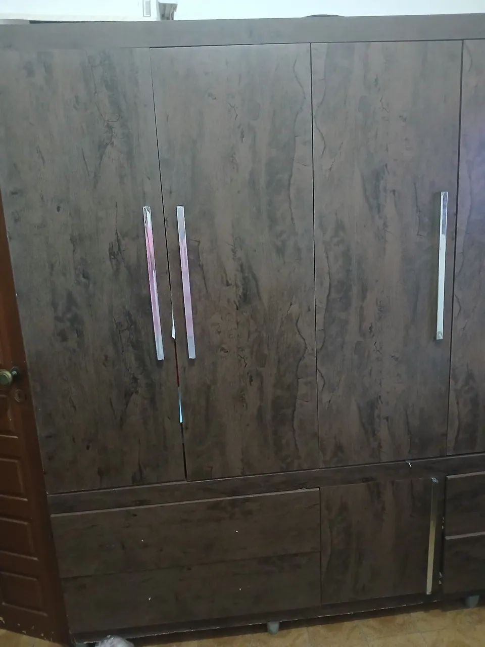 Guarda roupa 5 portas em otimo estado - Foto 2