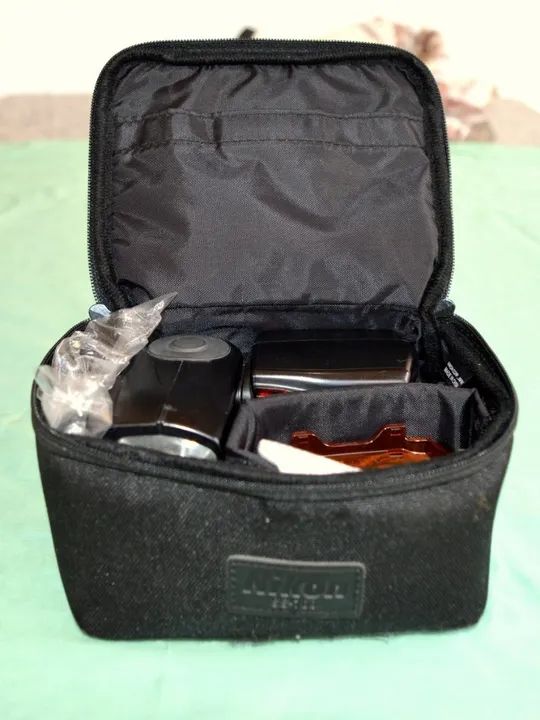 Flash Nikon SB700, Noviss Completo na caixa c/ 3 lens color originais sem uso. - Foto 5