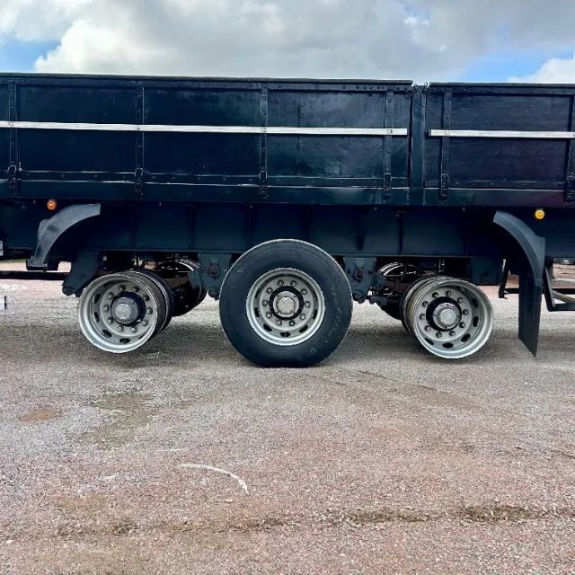 Carreta Grade Baixa/carga seca Rodofort Assoalho Ferro 2013 12,40m c/ 12 pinos conteiner - Foto 8