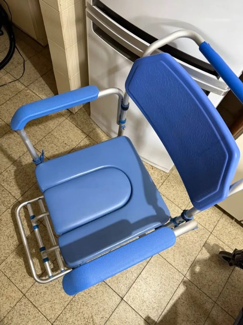 Cadeira Higiênica Para Banho E Sanitário D60 dellamed - Foto 4