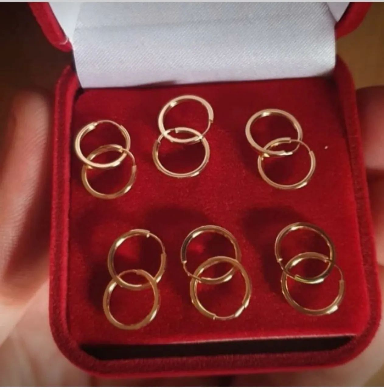 Brincos de argola em ouro 18k