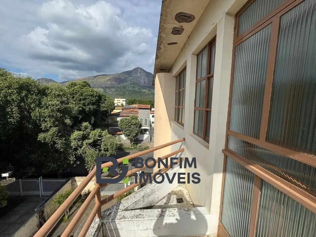 Oportunidade apartamento com aprox 80 m2 na ilha por apenas 260 mil