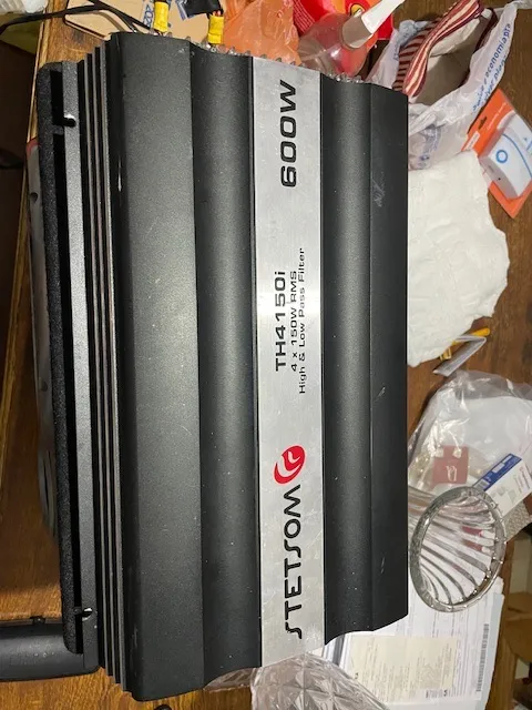 Som automotivo completo com caixa subwoofer o