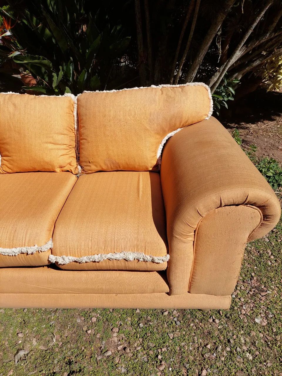 Sofá 2 Lugares com Design Clássico - Foto 4