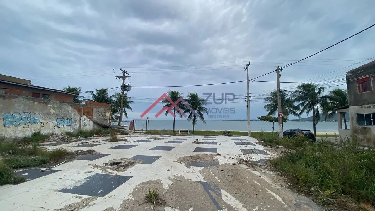 Terreno na frente da Praia da Pitória, São Pedro da Aldeia, RJ