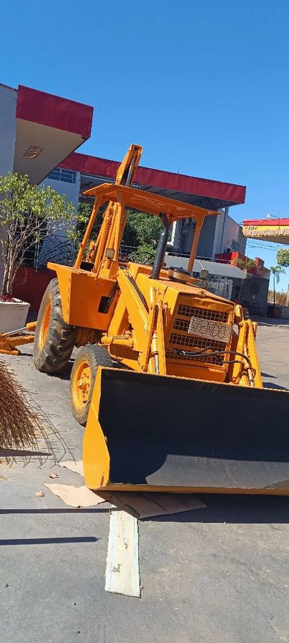 Retroescavadeira case