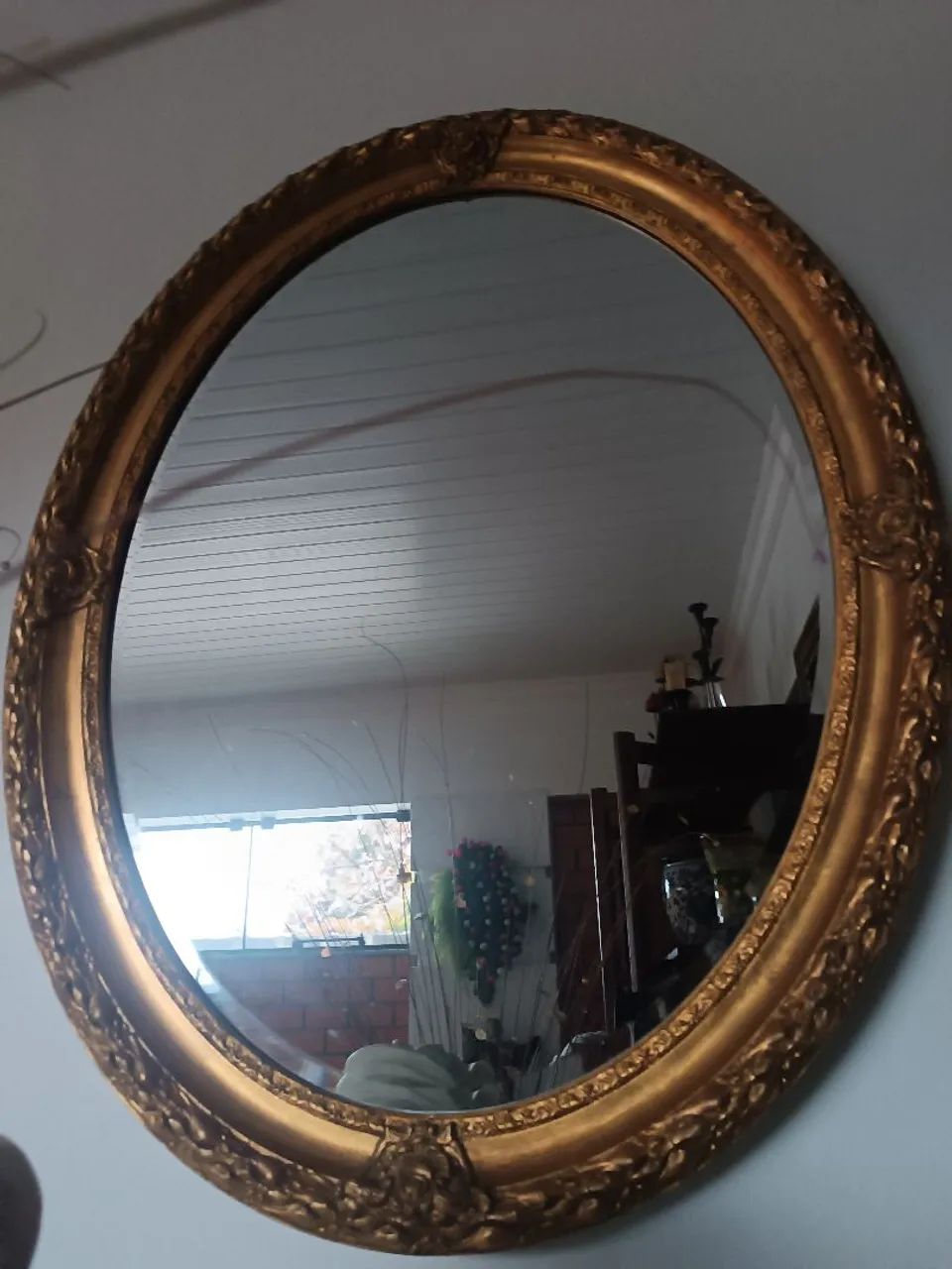 Espelho Oval Dourado com Moldura Entalhada - Foto 2