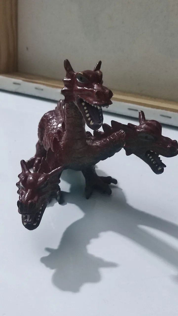 Dragão de Três Cabeças - Brinquedo Colecionável 22 cm