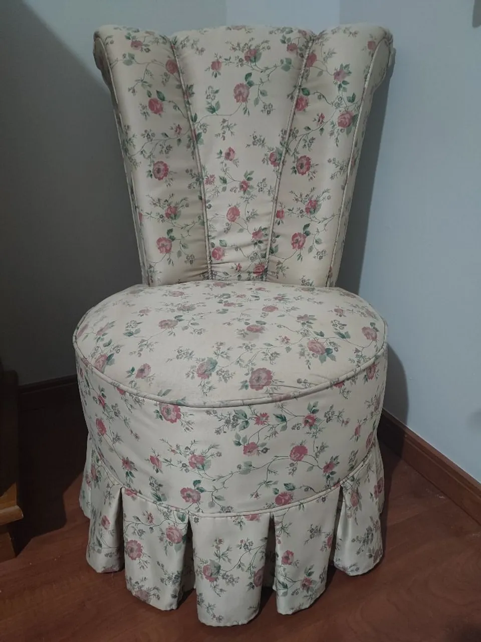 Cadeira Decorativa Floral Vintage