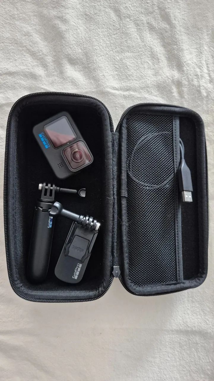 GoPro Hero 10 Black + 4 Baterias + Kit Completo de Acessórios - Foto 3