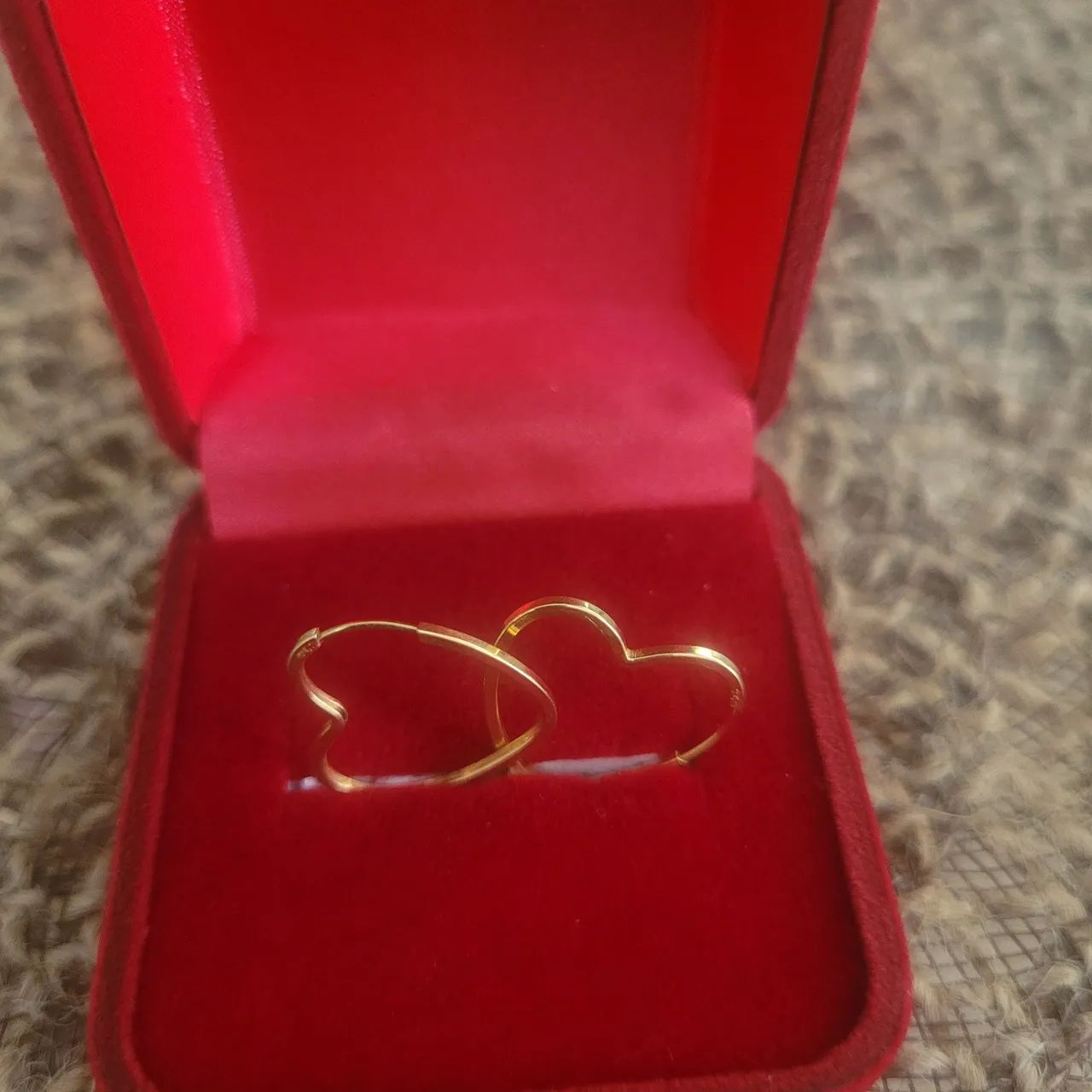 Brinco em ouro 18k 