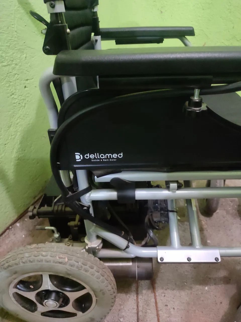 Cadeira de rodas motorizada - preço a combinar  - Foto 5