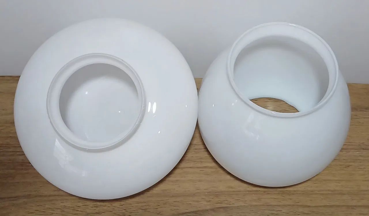 Kit com 2 globos de vidro opalino branco - Foto 2