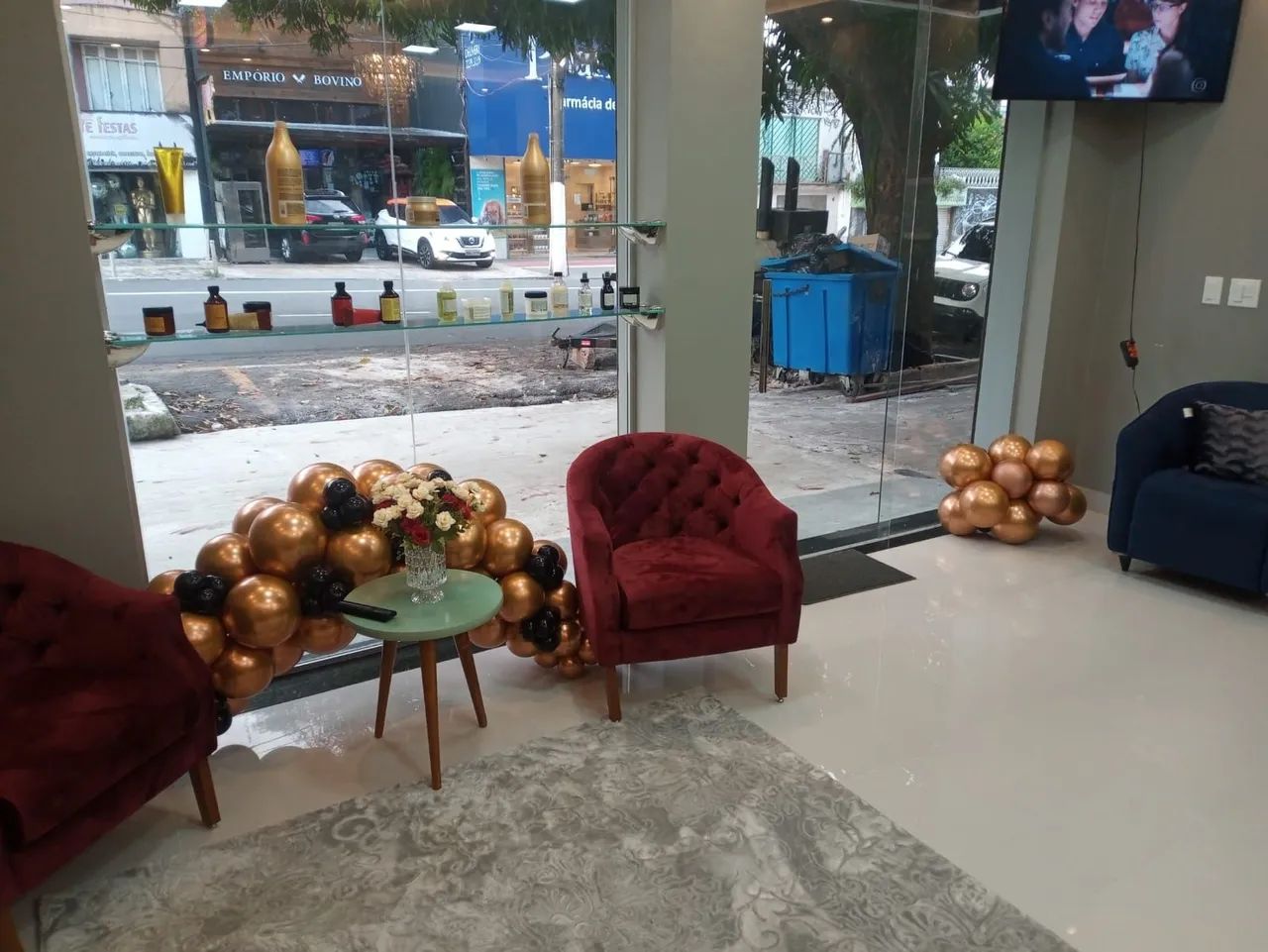 PORTA DE VIDRO E VITRINE DE VIDRO TEMPERADO 