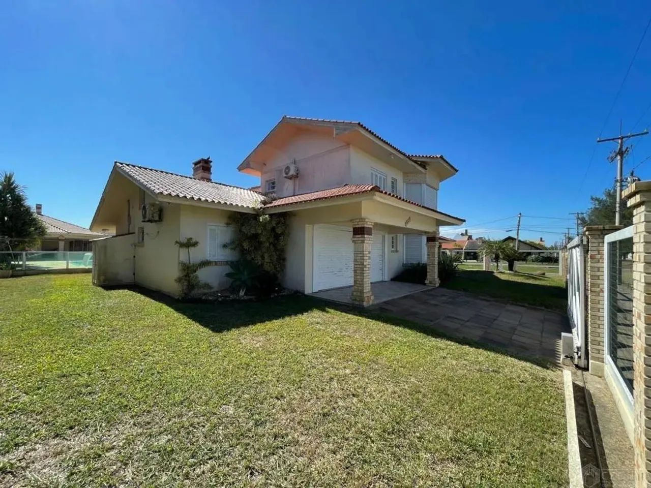 Casa Ampla a 3 quadras do mar em 3 terrenos à venda em Tramandaí, Zona Nova - 344m² REF: 4 - Foto 2
