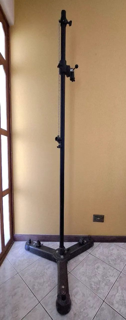 Tripé para iluminação de estúdio com rodízios  - Foto 4