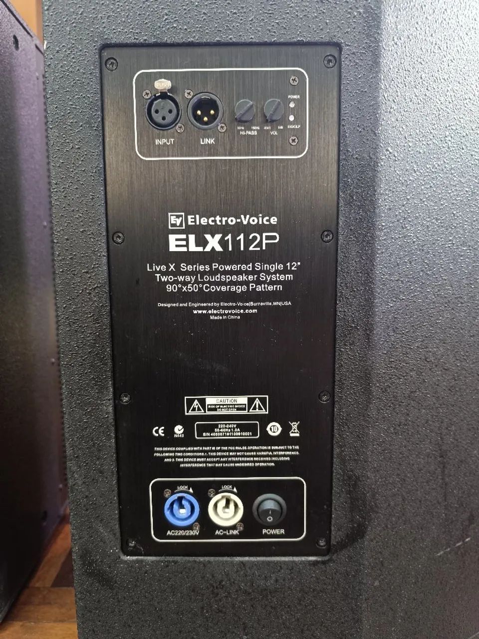 Par de Caixas de Som Ativa EV ELX112P - Com Defeito (Para Reparo) - Foto 3