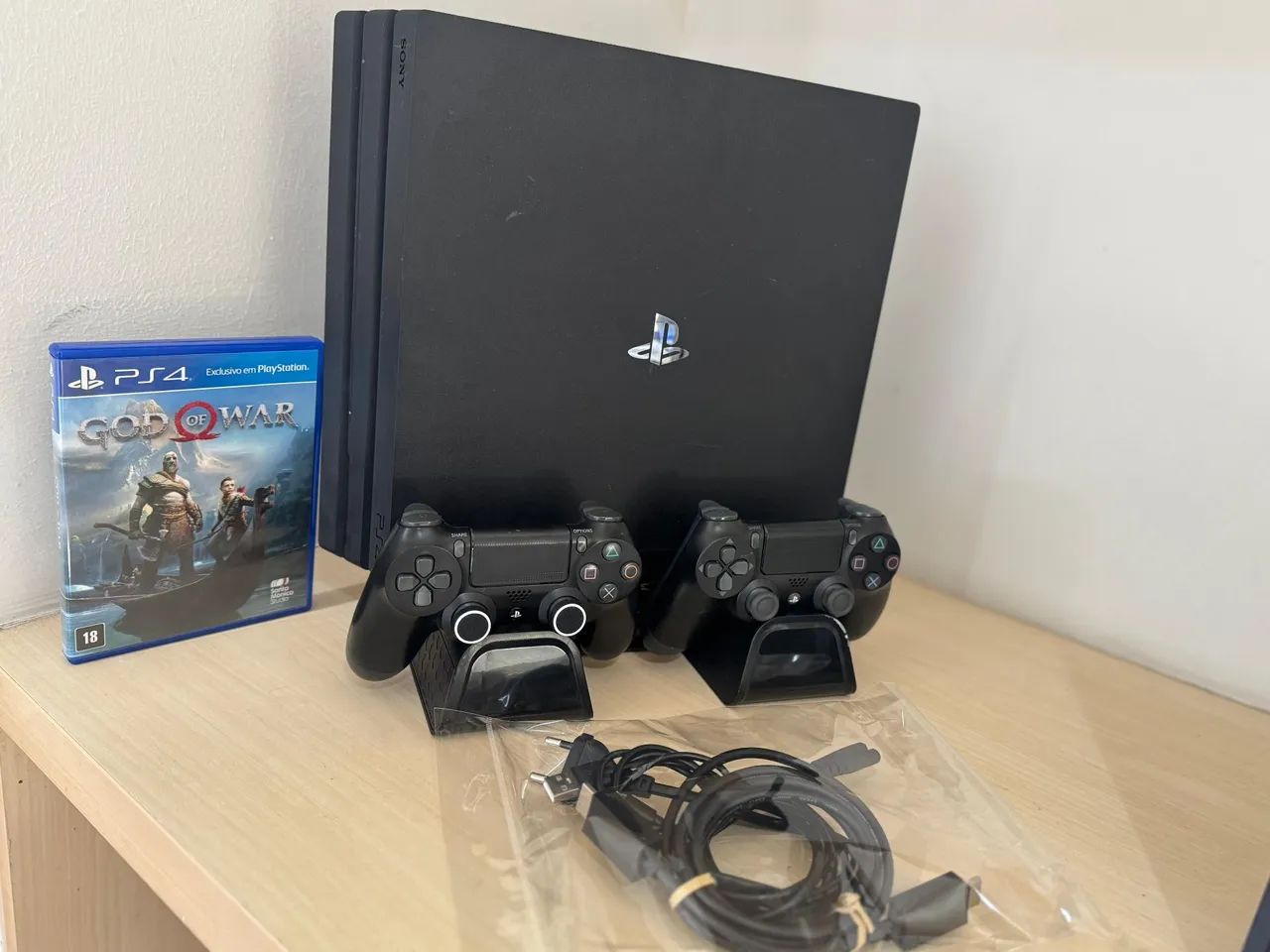 PS4 Pro com 2 Controles completo - Foto 3