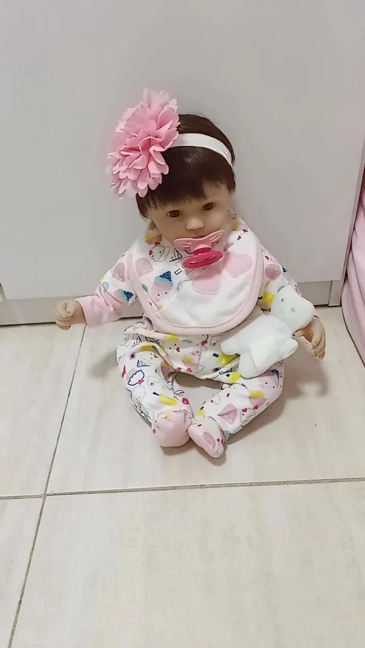 Linda Boneca Bebê Reborn com Acessórios