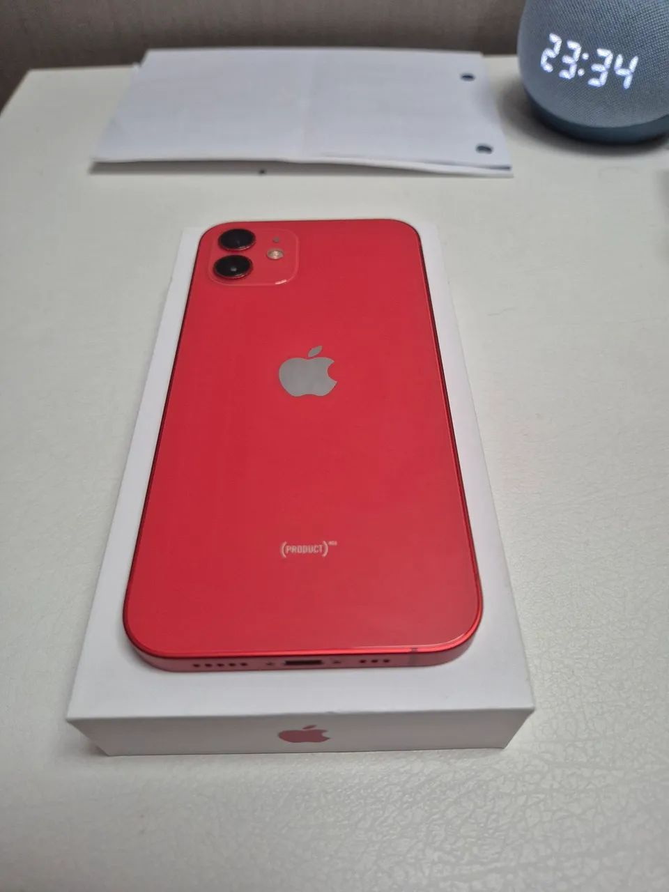 iPhone12 レッド　128GB iPhone 12 128GB Vermelho com Tela 6.10 e Câmera Dupla de 12MP
