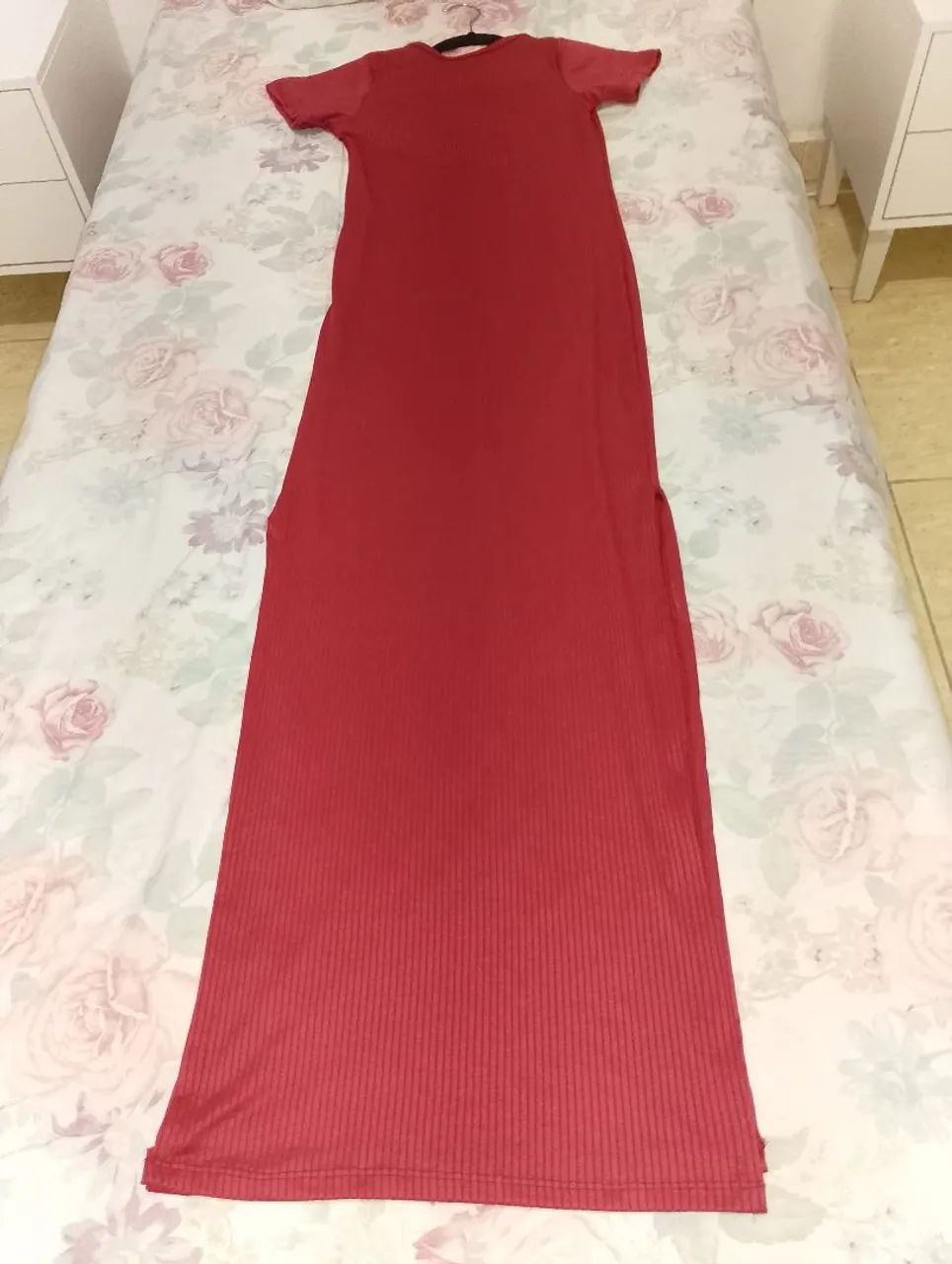 Vestido longo canelado - cor vinho. - Foto 2