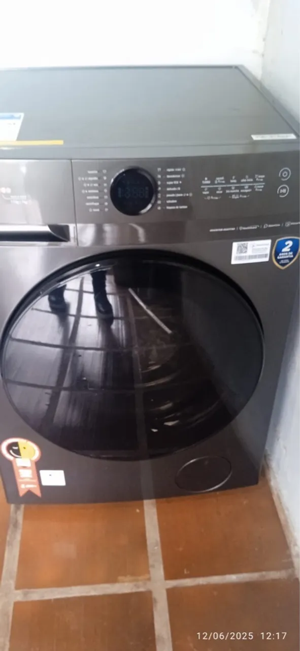 Máquina de lavar Midea Lava e Seca com Design Moderno