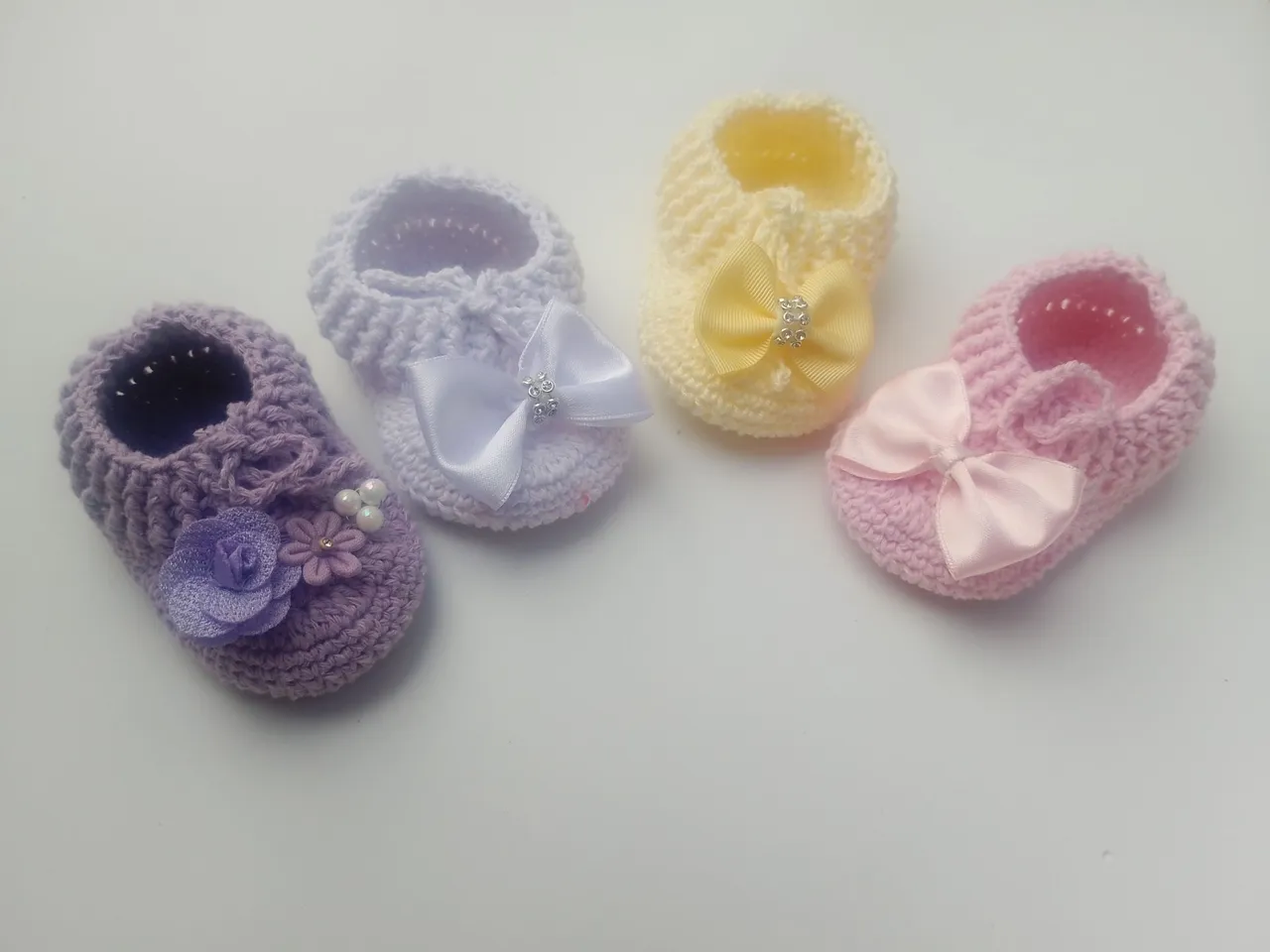 Sapatinhos de crochê R$15.00