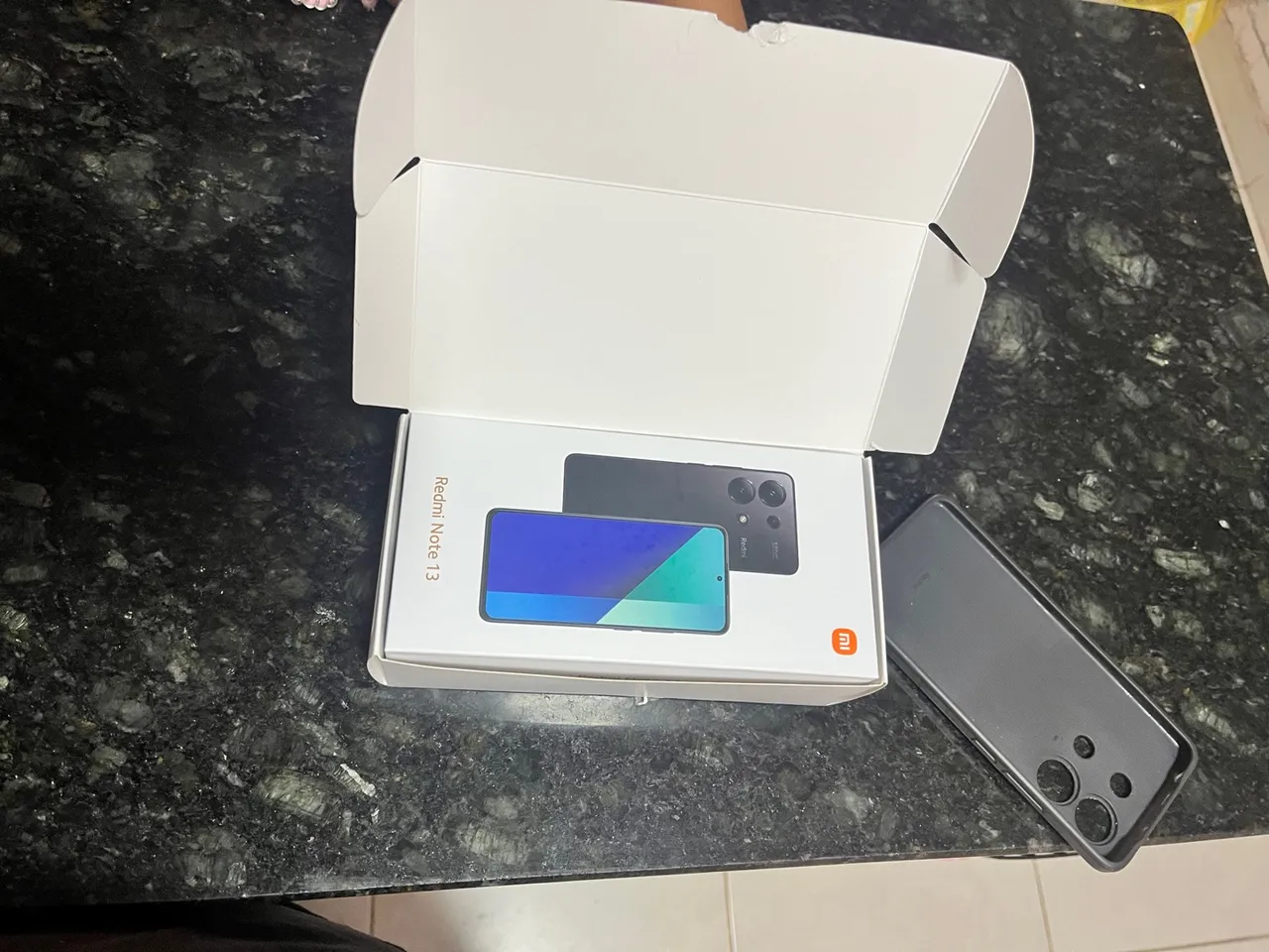 Redimi note 13 700,00