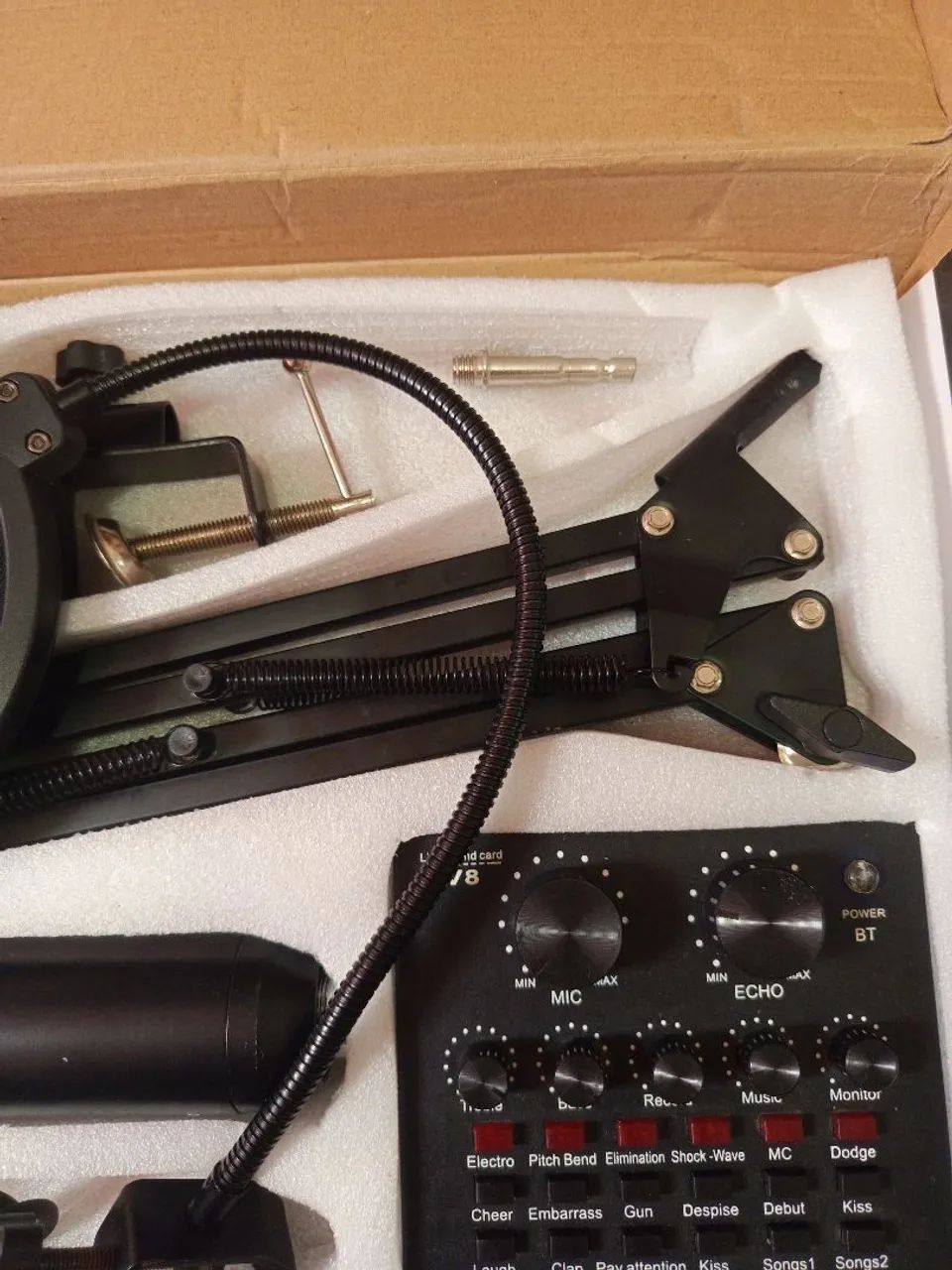 Microfone Condensador Profissional para Streaming e Gravação - Foto 6