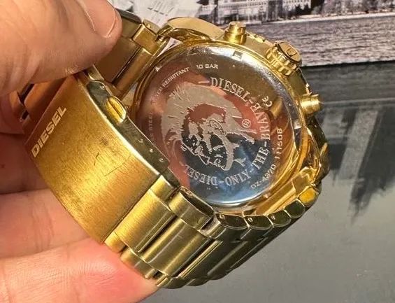 Relógio Diesel Mega Chief DZ4370 Dourado Original 59mm - Foto 3