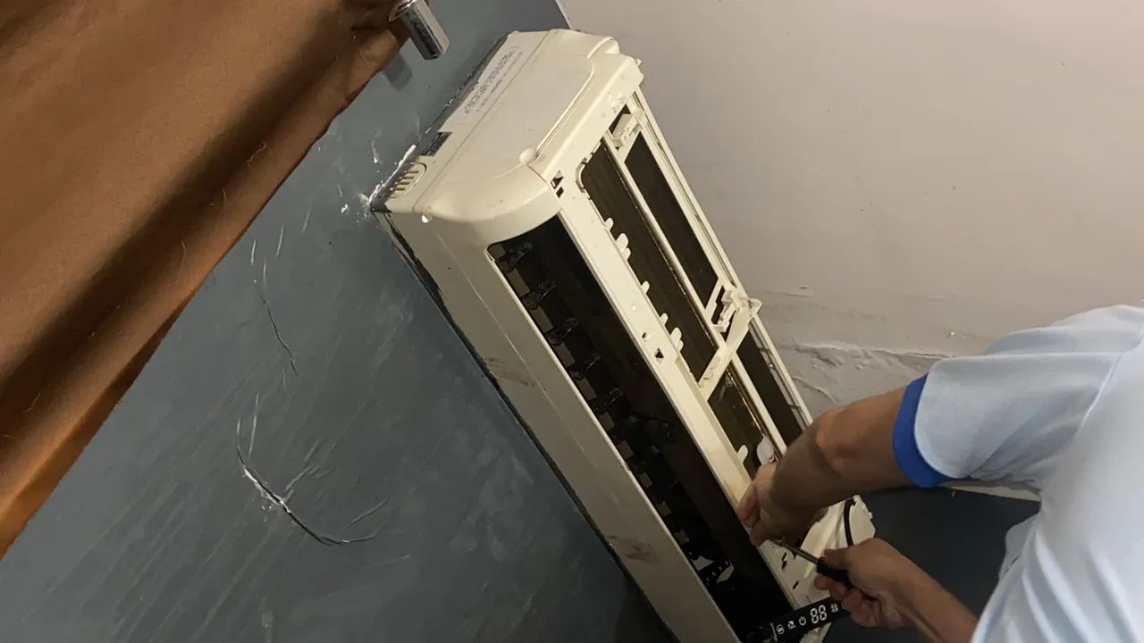 LIMPEZA , INSTALAÇÃO E MANUTENÇÃO DE AR CONDICIONADO 